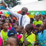 plateau-jacques-ehouo-et-son-conseil-municipal-envoient-153-enfants-en-colonie-de-vacances-a-djebonoua