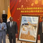 chine-cote-d-ivoire-le-symbole-commemoratif-des-40-ans-de-relations-diplomatiques-devoile
