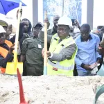 bitumage-de-voirie-a-sikensi-le-ministre-pierre-dimba-rend-un-vibrant-hommage-au-president-ouattara