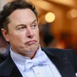 reseaux-sociaux-twitter-se-transforme-en-x-durant-le-week-end-elon-musk