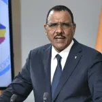 international-situation-confuse-au-niger-des-militaires-bloquent-l-acces-a-la-residence-du-president-bazoum