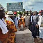 vavoua-le-ministre-mamadou-toure-entame-la-construction-de-la-maison-des-chefs-du-departement