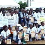 celebration-de-l-excellence-les-premiers-bacheliers-du-lycee-moderne-d-assinie-celebres