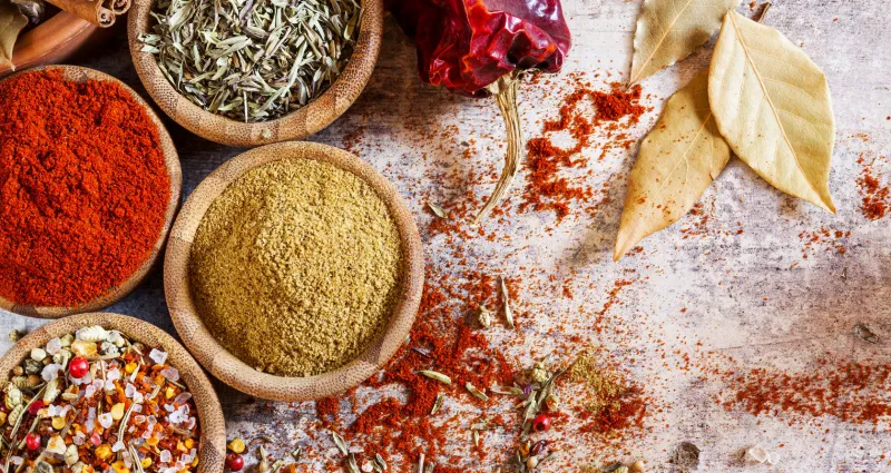 astuces-magic-5-manieres-d-utiliser-les-epices-et-aromates-de-cuisine