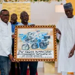 cote-d-ivoire-en-concert-a-abidjan-le-beninois-sagbohan-danialou-honore-par-sa-communaute