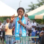 agboville-la-candidate-du-ppa-ci-fleur-ake-m-bo-appelle-les-populations-a-oser-le-changement