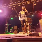 festival-climbie-beach-2023-kamikaze-du-zouglou-fait-le-show-a-assinie