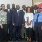 semaine-nationale-de-la-securite-routiere-les-utilisateurs-des-engins-a-2-et-3-roues-recoivent-des-casques