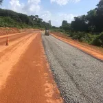 cote-d-ivoire-lancement-des-travaux-de-reprofilage-lourd-et-leger-de-1460-km-dans-la-region-l-indenie-djuablin