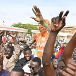 des-ressortissants-senegalais-vivant-au-niger-manifestent-contre-l-intervention-de-la-cedeao