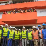 grand-marche-de-koumassi-le-maire-cisse-bacongo-en-visite-sur-le-chantier-avec-ses-collaborateurs