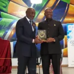 hommage-a-gaston-ouassenan-kone-les-taekwondo-ins-se-recueillent-a-la-federation