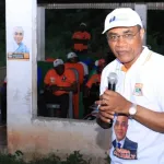 apres-le-lancement-de-sa-campagne-adama-coulibaly-fait-du-corps-a-corps-avec-les-populations-de-dimbokro