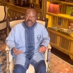 depuis-sa-residence-surveillee-ce-qu-ali-bongo-demande-a-ses-amis-video