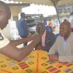 operation-e-militant-a-koumassi-le-venerable-yapi-n-dohi-raymond-fait-inscrire-pres-d-un-millier-de-militants