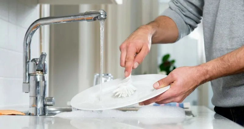 hygiene-5-erreurs-tres-communes-a-eviter-quand-on-fait-la-vaisselle