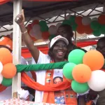 abobo-or-municipales-2023-kandia-camara-termine-sa-campagne-avec-une-parade-accompagnee-de-fanfare