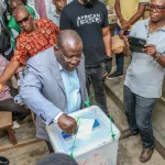 elections-municipales-a-koumassi-cisse-bacongo-confiant-apres-son-vote-les-differents-qg-sous-haute-surveillance