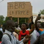 niger-des-milliers-de-nigeriens-manifestent-a-niamey-pour-exiger-le-depart-de-l-armee-francaise-de-leur-sol
