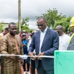haut-sassandra-mamadou-toure-fraichement-elu-president-du-conseil-regional-inaugure-un-forage-a-tapeguhe