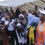 abobo-election-municipale-2023-apres-sa-reelection-kandia-camara-offre-un-concert-aux-populations