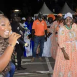 municipales-a-abobo-kandia-camara-celebre-sa-victoire-avec-roselyne-layo-kerozen-mix-premier-et-d-autres-artistes