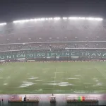 stade-alassane-ouattara-d-ebimpe-la-pluie-montre-le-vrai-visage-de-la-pelouse-relookee-en-plein-match-ci-mali