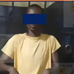 vol-a-main-armee-a-odienne-un-jeune-homme-tient-un-policier-du-gmi-en-respect-et-vole-son-arme-de-dotation