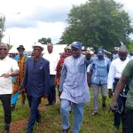 bouake-jacques-assahore-fait-rehabiliter-l-epp-kouakro-et-offre-150-table-bancs