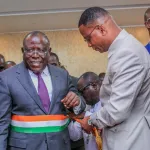 koumassi-cisse-bacongo-elu-maire-par-les-conseillers-municipaux-face-au-candidat-du-ppa-ci