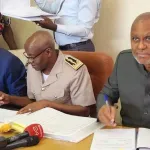 passation-de-charges-a-yamoussoukro-les-cles-des-bureaux-de-la-mairie-remises-au-nouveau-maire-kkp