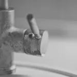 calcaire-revelez-le-secret-ultime-pour-un-eclat-miraculeux-de-votre-robinetterie
