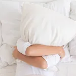 oreiller-degonfle-decouvrez-le-secret-ultime-pour-les-regonfler-et-retrouver-des-nuits-parfaites