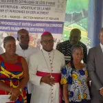 cote-d-ivoire-une-fondation-offre-des-parchemins-de-fin-de-formation-en-entreprenariat-a-des-ex-migrants