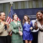 musique-roseline-layo-charme-l-ambassadrice-des-etats-unis-et-les-statois-a-abidjan