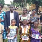 promotion-de-l-excellence-des-kits-scolaires-offerts-aux-meilleurs-eleves-du-groupe-solidaire-kouassiblekro
