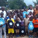 le-couple-thierry-tanoh-apporte-un-soutien-educatif-et-medical-a-toumodi-a-travers-la-fondation-d-augustin