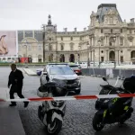 alerte-terrorisme-la-france-a-nouveau-sur-le-qui-vive-7000-soldats-deployes-apres-une-attaque-dans-un-lycee