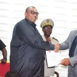 lakota-le-maire-sortant-samy-merhy-passe-la-main-a-dalli-arthur-prince-richard-en-presence-du-prefet