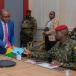 guinee-des-ministres-et-directeurs-financiers-interdits-de-quitter-le-territoire-guineen