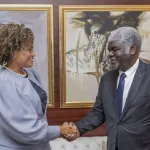 cote-d-ivoire-l-ambassadeur-des-etats-unis-jessica-davis-ba-felicite-le-premier-ministre-beugre-mambe