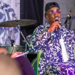 yabongo-lova-enflamme-la-scene-du-pams-de-cocody-pour-le-lancement-de-son-3e-album-trinity