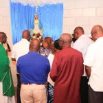 languibonou-apres-son-entree-au-gouvernement-jacques-assahore-se-confie-au-seigneur-dans-son-village-natal