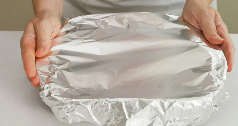 bien-etre-et-sante-4-erreurs-mortelles-que-tout-le-monde-fait-avec-le-papier-d-aluminium