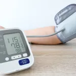 tension-arterielle-3-boissons-miraculeuses-pour-dompter-la-tension-arterielle-et-3-ennemis-secrets-a-eviter