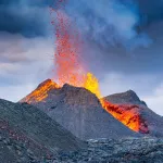 l-islande-en-alerte-maximale-face-a-la-menace-d-eruption-d-un-volcan-toute-une-ville-evacuee