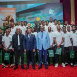 dedicace-de-livre-foot-ivoire-entre-passion-et-patriotisme-dr-konadje-met-sa-plume-sur-le-tapis-vert