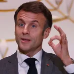 france-emmanuel-macron-joue-et-gagne-au-loto