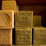 savon-de-marseille-un-produit-miracle-aux-mille-vertus-decouvrez-les-secrets-de-ce-produit-naturel