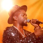 spectacle-bebi-philip-reussit-un-grand-pari-apres-4-ans-d-absence-sur-la-scene-du-palais-de-la-culture